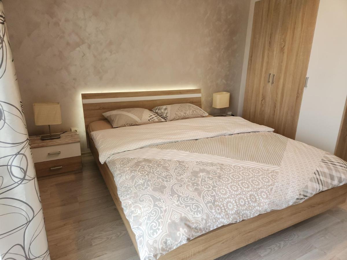 Airport Apartment Otopeni Eksteriør billede